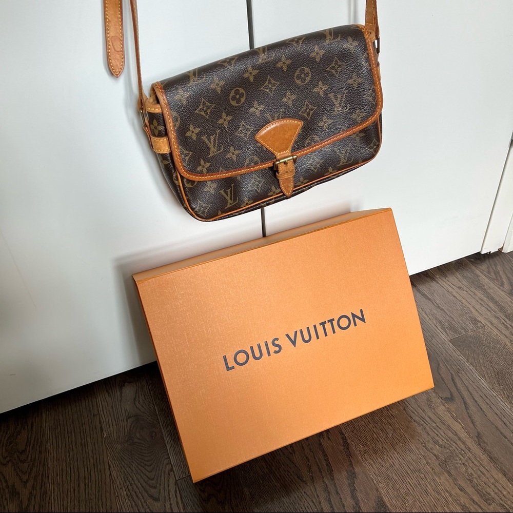 Louis Vuitton Crossbody